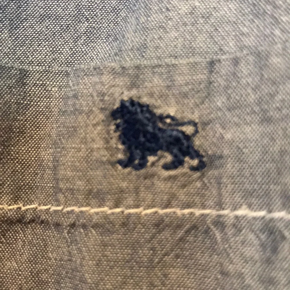 Old Navy classic preppy blue chambray denim shirt poplin size 5T button down EUC